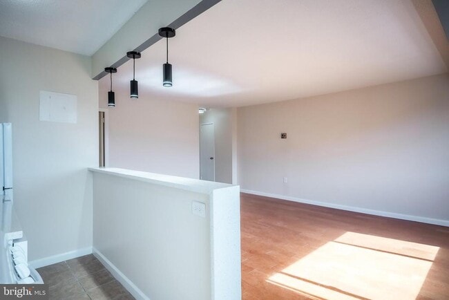 Building Photo - 2500 N Van Dorn St