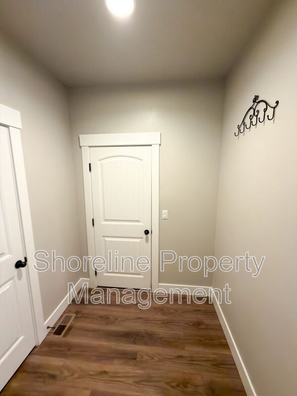 Building Photo - 12913 S Salerno Ave