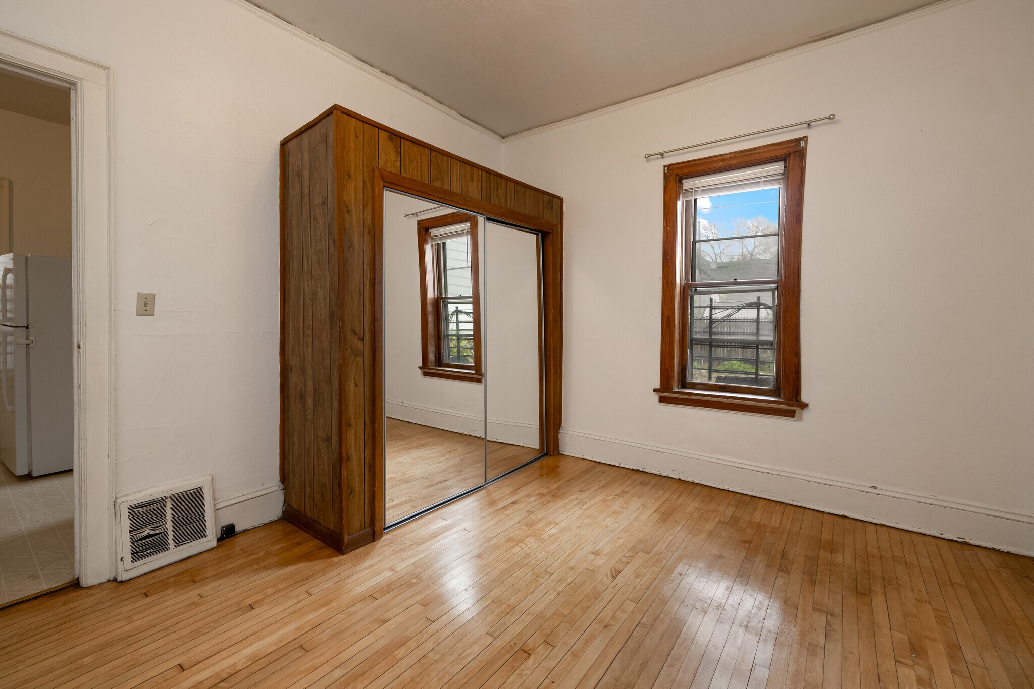 Bed 1 - 2772 N Bremen St