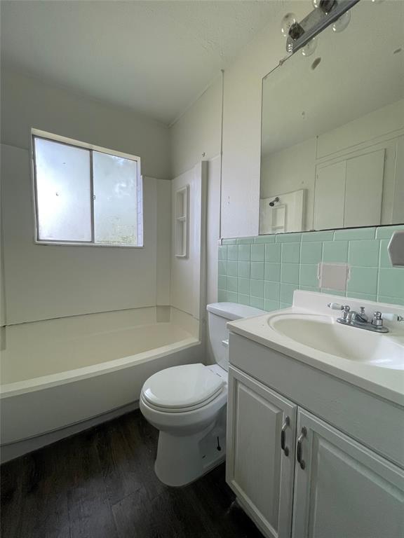 Building Photo - 3106 Duval St