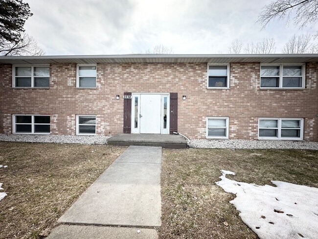 Building Photo - Regal Landing ||||