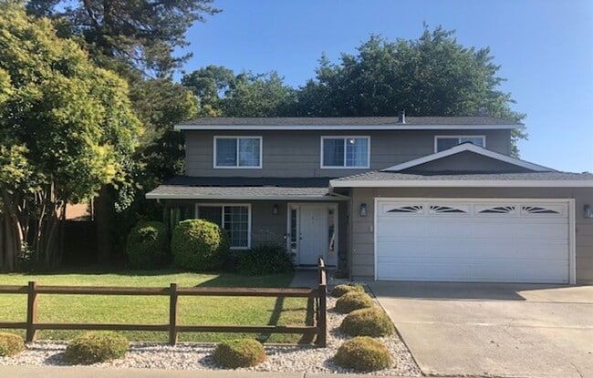 Primary Photo - 730 McKenzie Ct