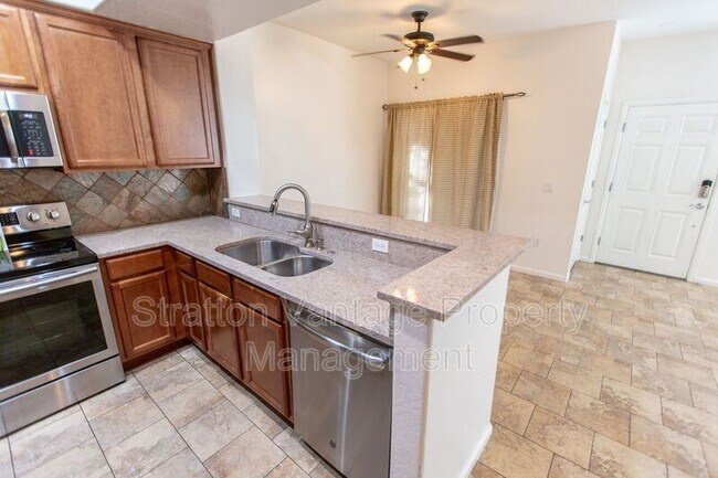 Building Photo - 3935 E Rough Rider Rd