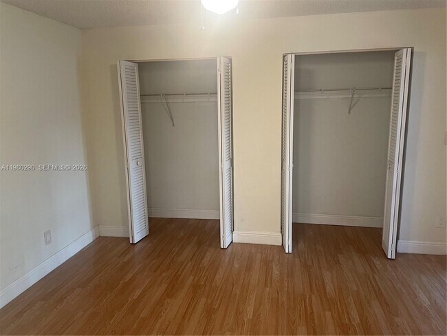 Building Photo - 2191 Bayberry Dr