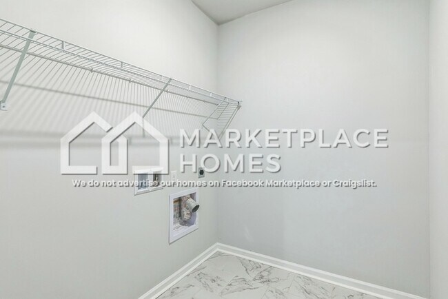 Building Photo - 315 McHenry Dr