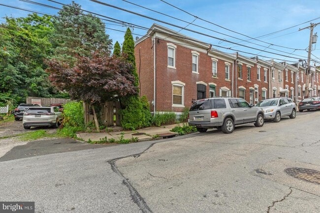 Building Photo - 4640 Silverwood St