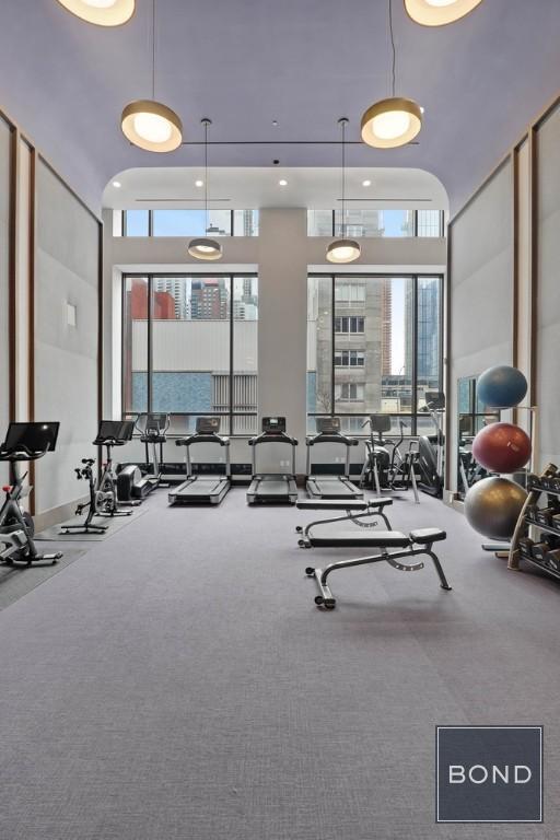 Building Photo - 520 W 43rd St