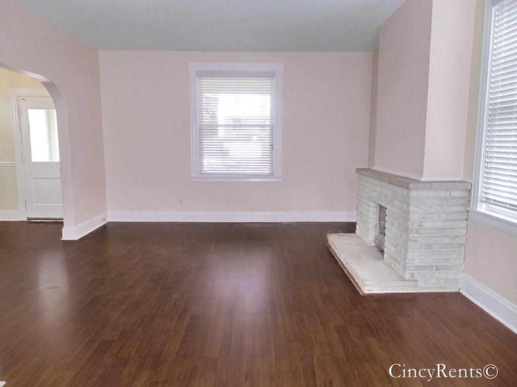 Building Photo - 3645 Zinsle Ave