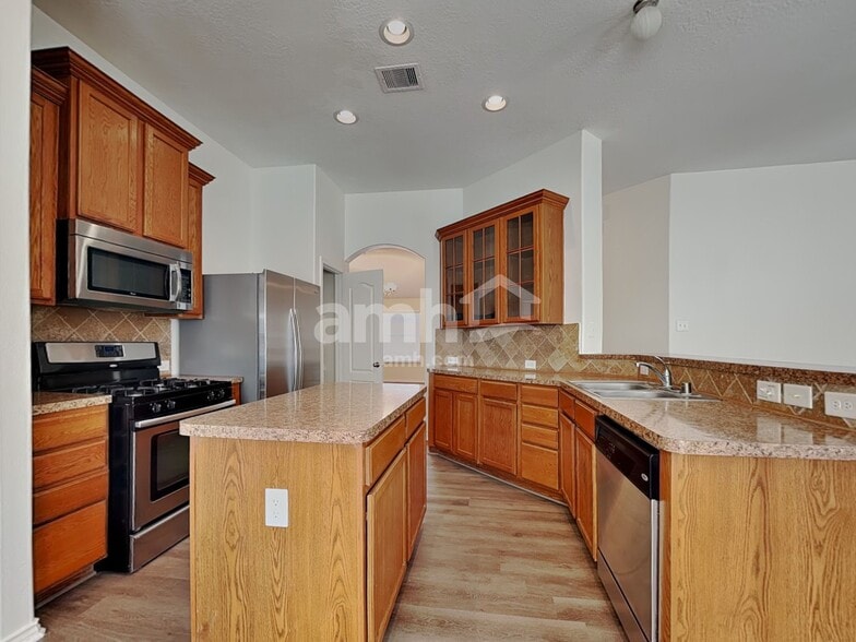 Building Photo - 21415 Branchport Dr