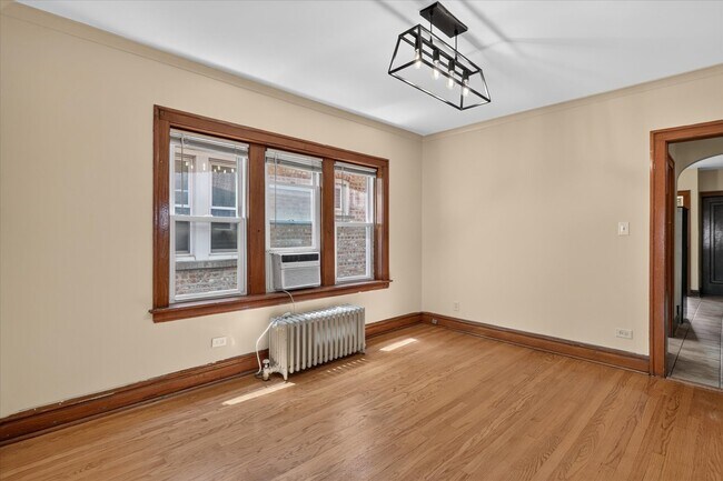 Building Photo - 1822 Gunderson Ave