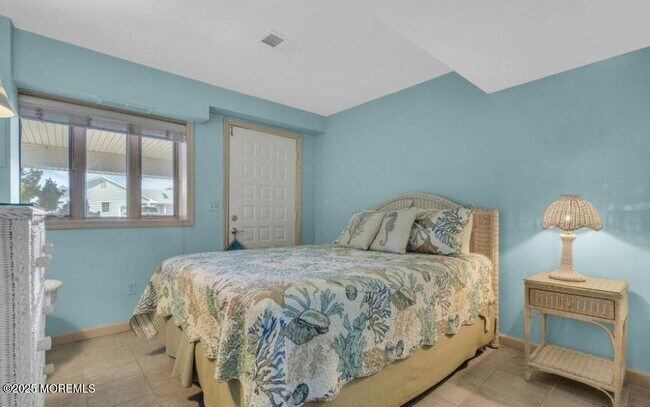 Building Photo - 2108 S Ocean Ave