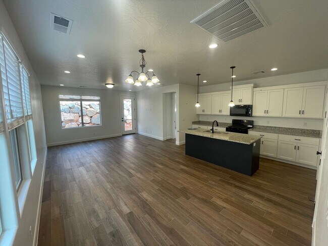 Building Photo - 82 Camino Borde