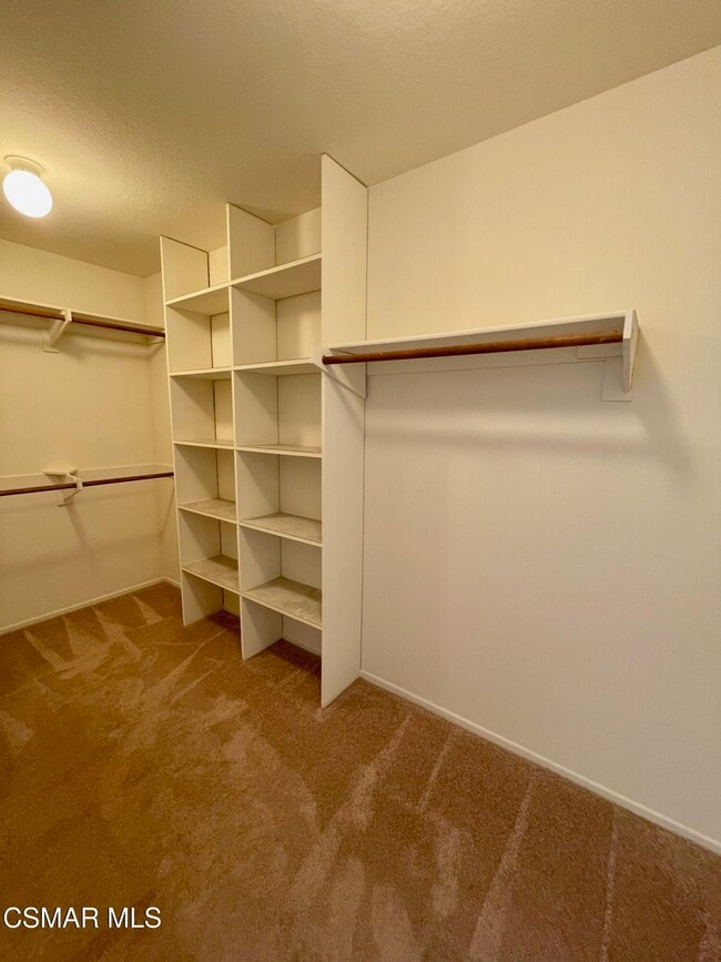 Building Photo - 270 Country Club Dr