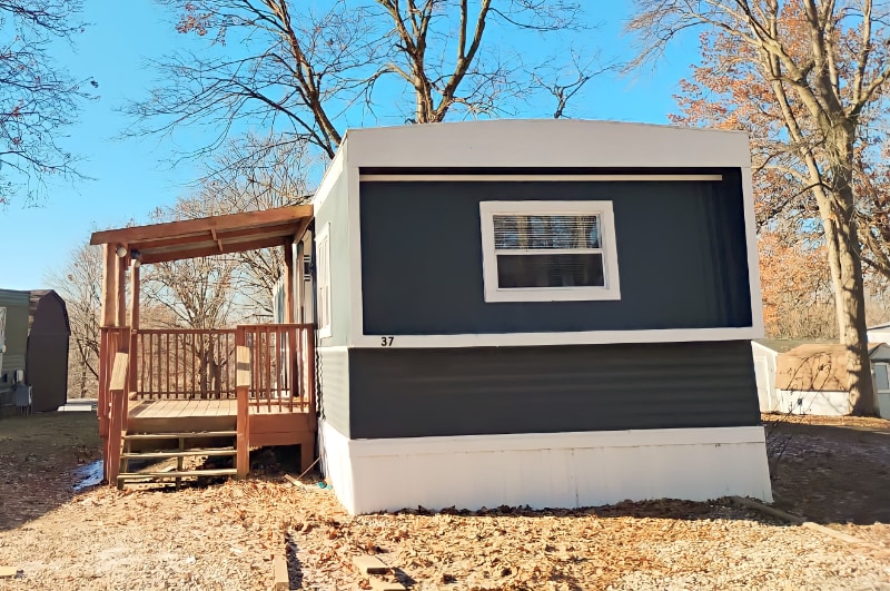 Building Photo - 1100 W Locust St