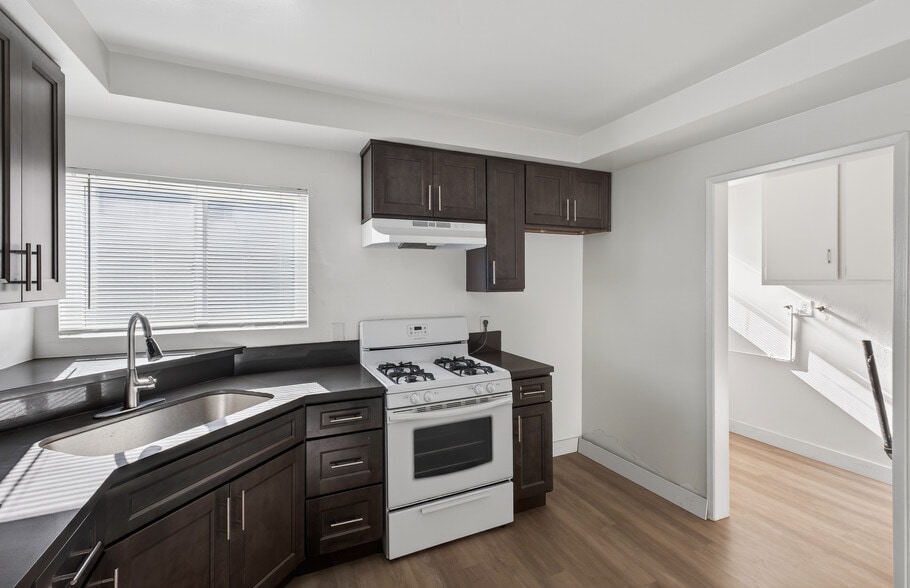 Building Photo - 25218 Loytan St