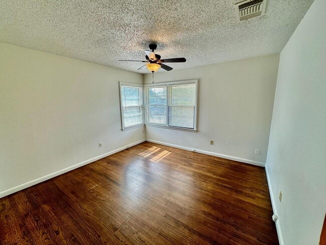 Building Photo - 3322 26th St