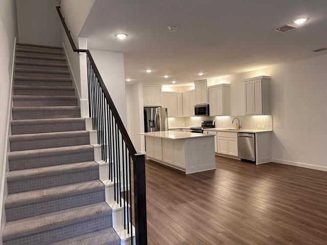 Building Photo - 619 Arapaho Dr