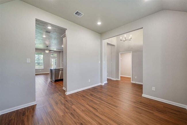 Building Photo - 1042 Tomball Downs Dr