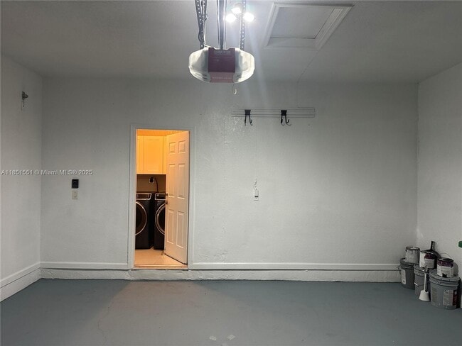 Building Photo - 18716 SW 27th Ct
