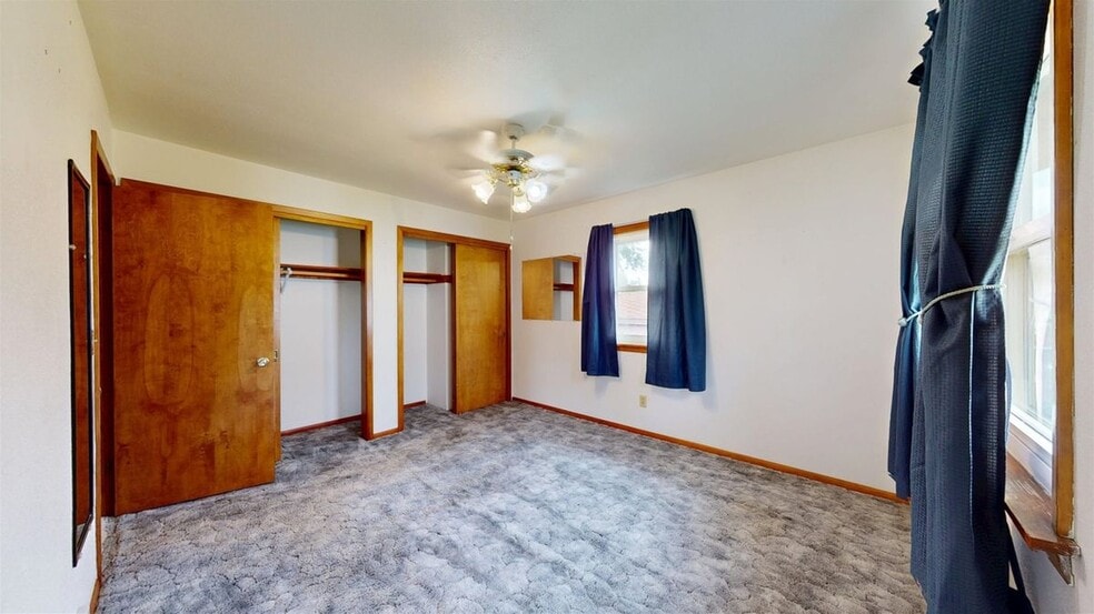 Building Photo - 9 27th St NW