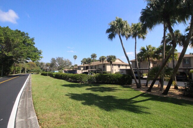 Building Photo - 505 Lake Louise Cir