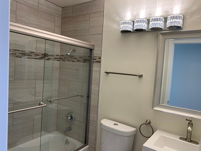 Building Photo - 856 Crystal Creek Ct