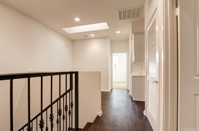 Building Photo - 14903 W Navarre Way