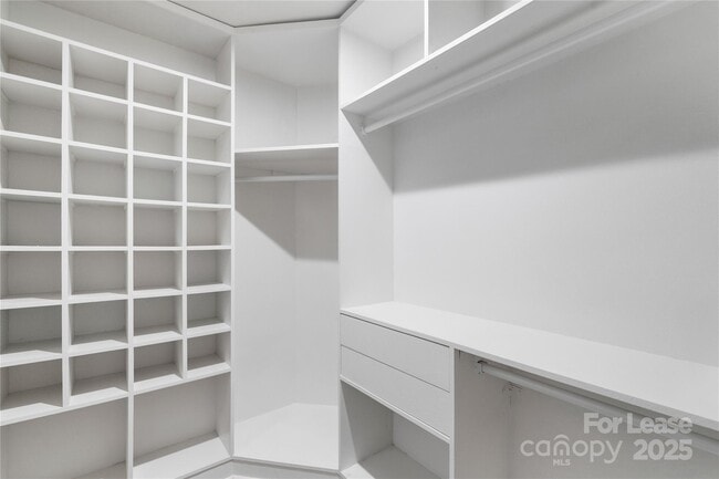 Building Photo - 128 Music Hall Wy