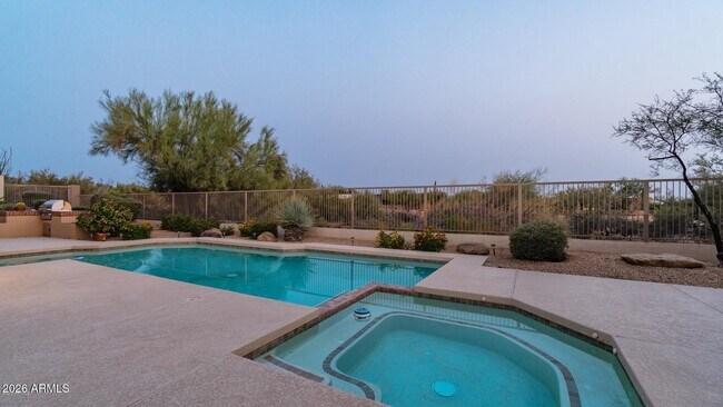 Building Photo - 6461 E Crested Saguaro Ln