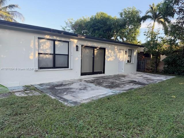 Building Photo - 640 SW 11th Ave