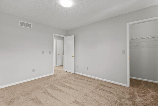 Building Photo - 2447 Brady Commons Dr