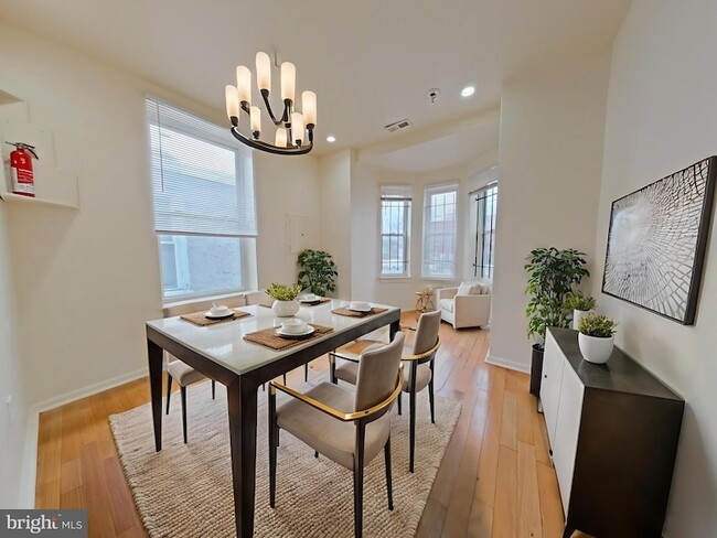 Building Photo - 1422 Willington St