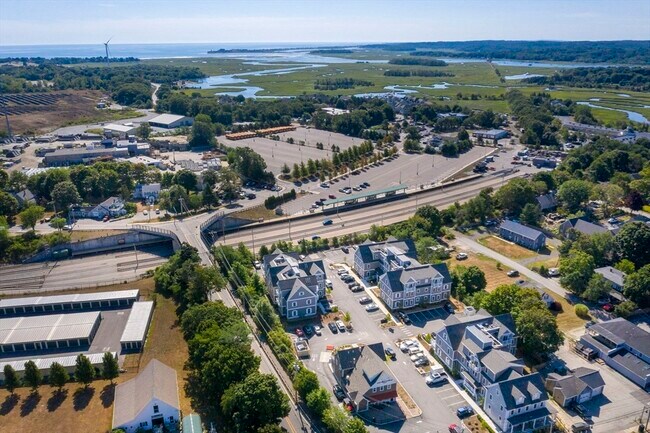 Building Photo - 50 Country Way