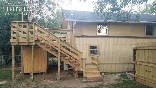 Building Photo - 415 1/2 E Oklahoma Street-