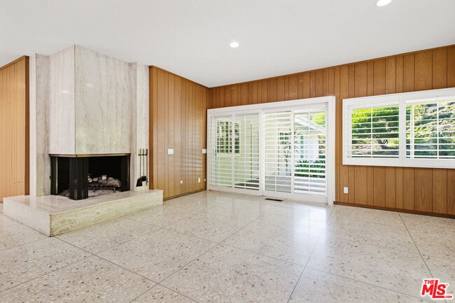 Building Photo - 8900 Alto Cedro Dr