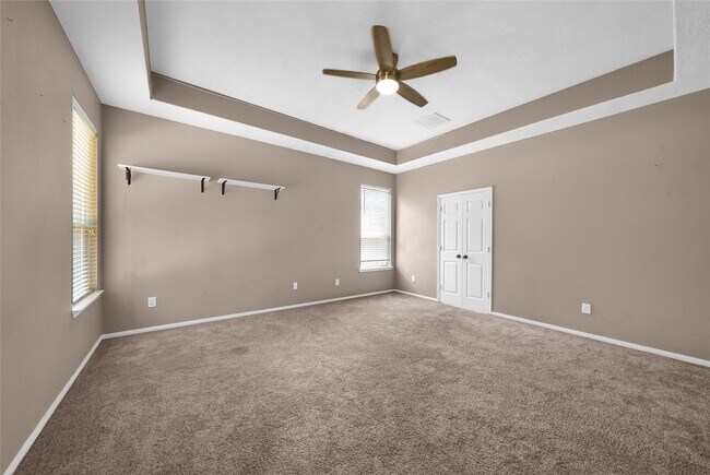 Building Photo - 25525 Oakhurst Forest Dr