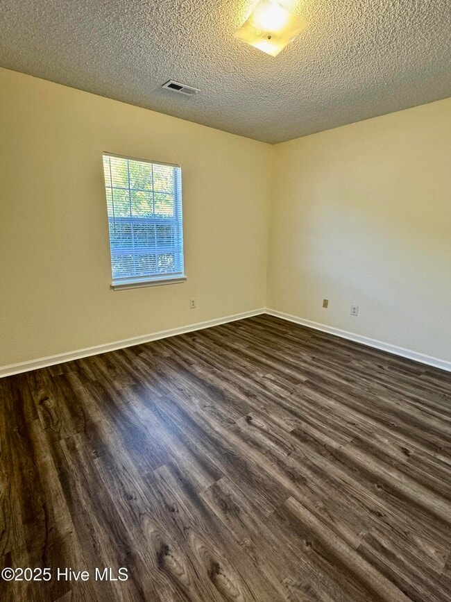 Building Photo - 1303 Angels End