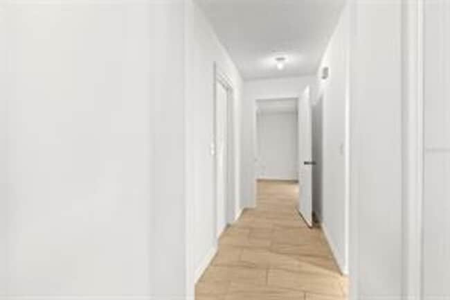 Building Photo - Lakefront Living in Longwood – Winsor Manor