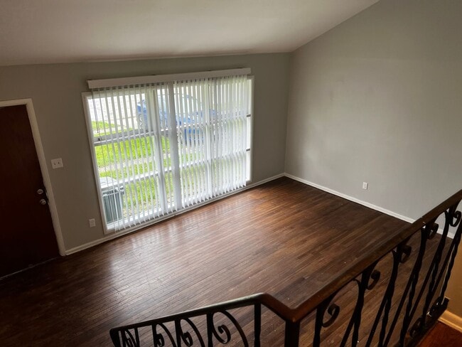 Building Photo - 3 BR 1.5 BA split-level with attached 1 ca...