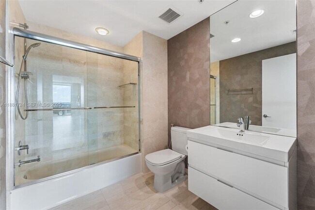 Building Photo - 17111 Biscayne Blvd