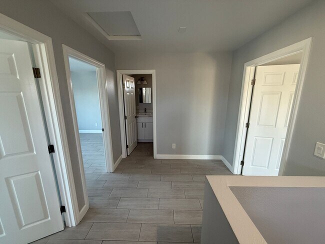 Building Photo - NewB SDS T 3634