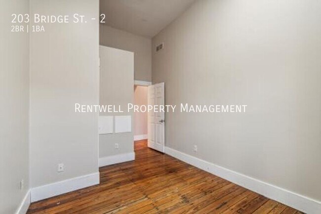 Building Photo - 203 Bridge St