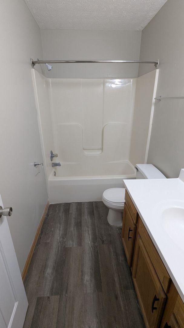 Building Photo - MN Cedar Village (859)