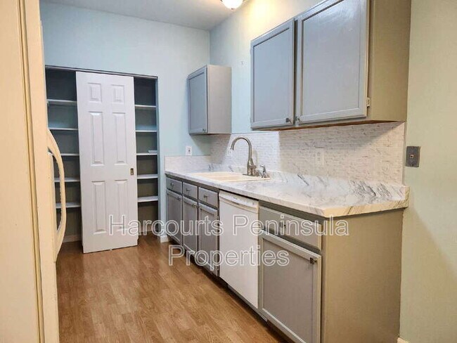 Building Photo - 13132 Lakeridge Cir NW