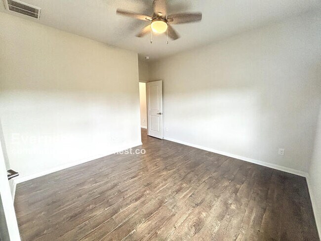 Building Photo - 14941 Running Deer Trail