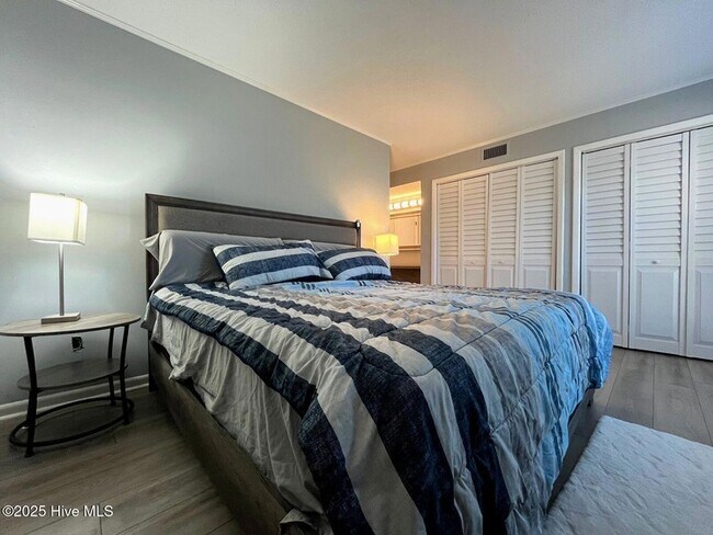 Building Photo - 250 Sugar Gum Ln