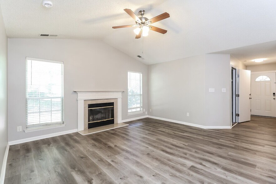 Building Photo - 2601 Clarencefield Dr