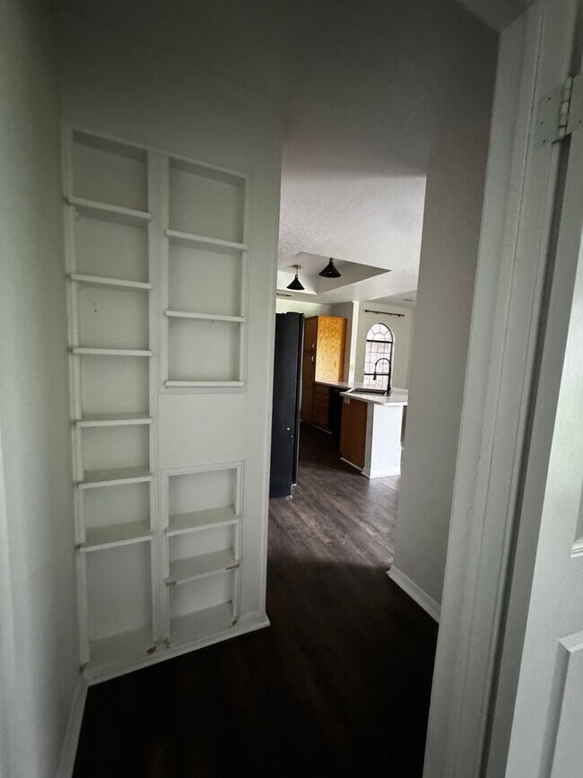 Building Photo - 3 Bdrm 2 Bath in Copperas Cove