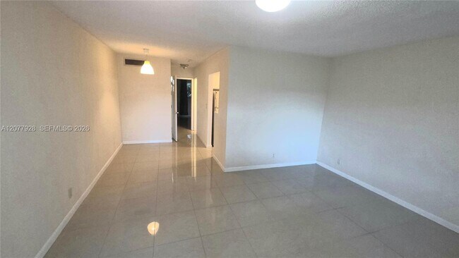 Building Photo - 2170 NE 51st Ct