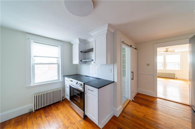 Building Photo - 21 Division St